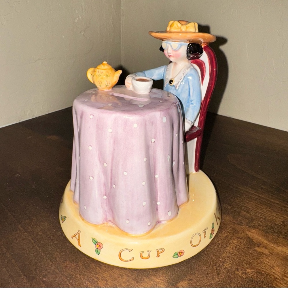 ME, Mary Engelbreit POUR YOURSELF A CUP OF KINDNESS Figurine/Bank 1994